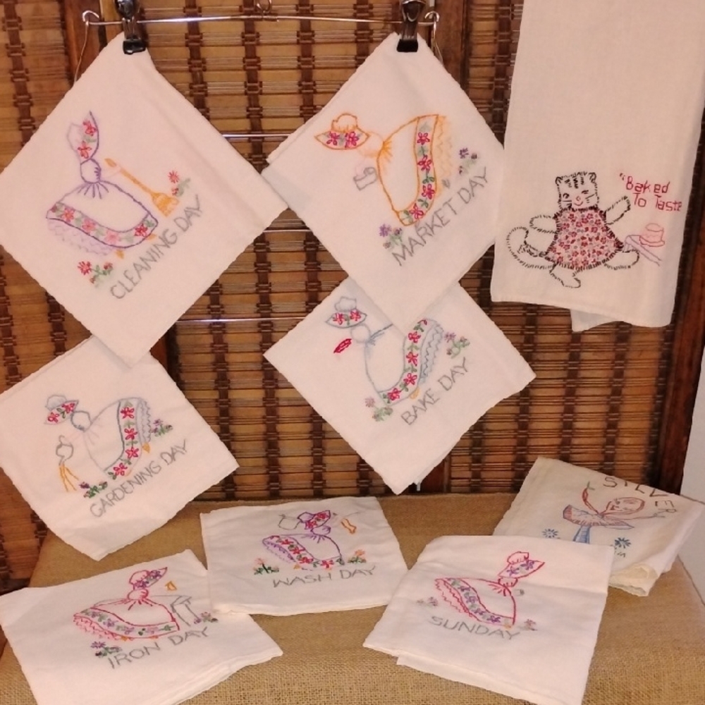 Vintage Embroidered Vintage Kitchen Tea/Dish/Decor Towels - 9 Total